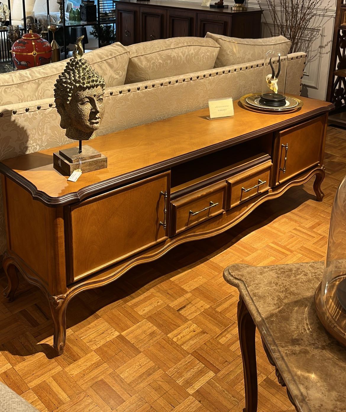 میزتی وی دو درب فرانسوی