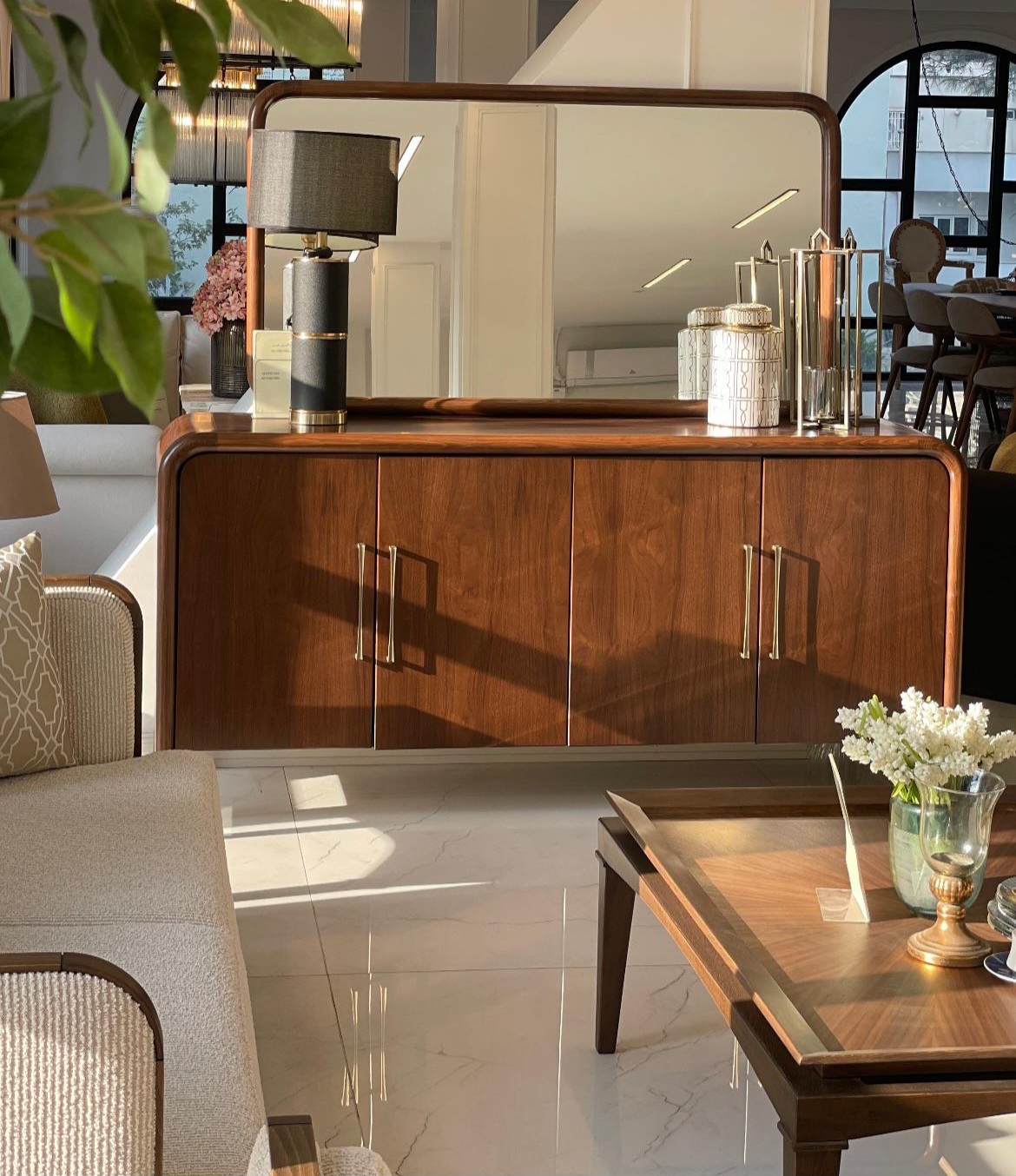 آینه و کنسول فندی